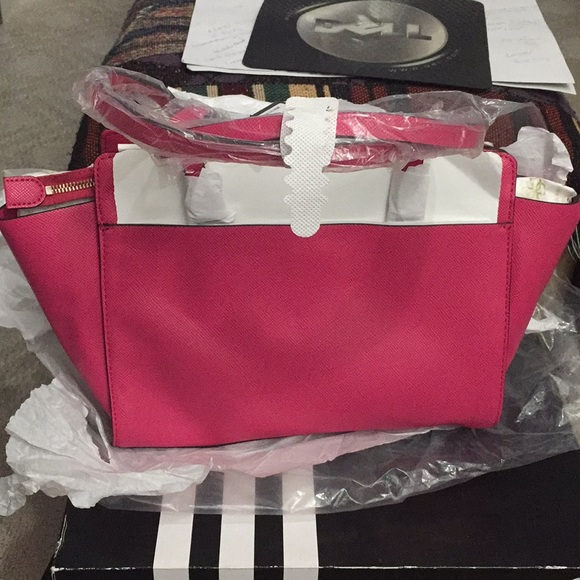 Beautiful Guess bag - Picture 2 of 3